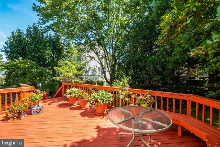 7520 Walnut Hill Ln, Falls Church, VA 22042 - #2