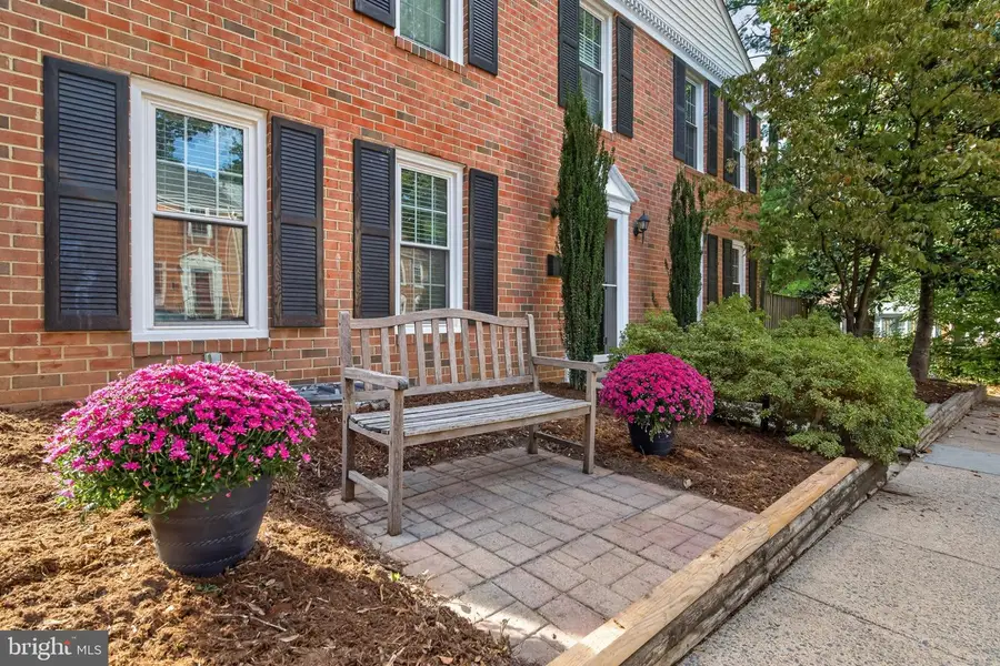 11870 Abercorn Ct, Reston, VA 20191 - #3