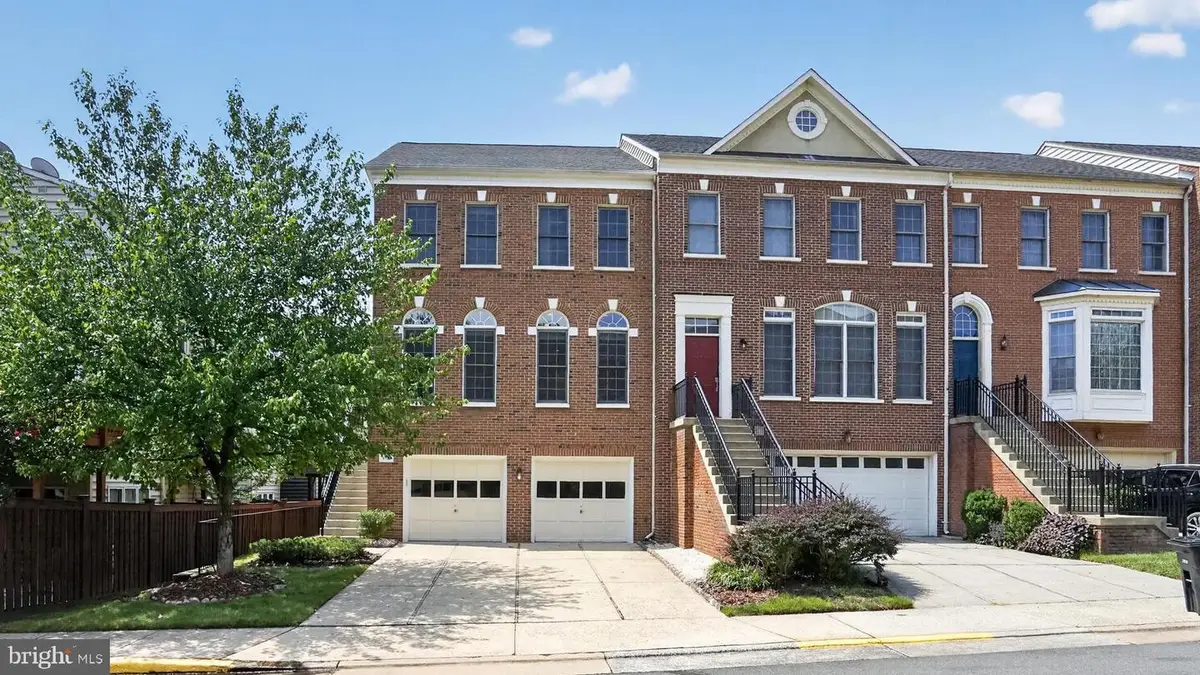 4519 Fair Valley Dr, Fairfax, VA 22033 - #1