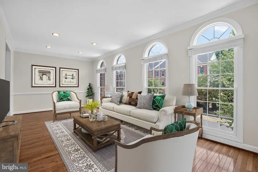 4519 Fair Valley Dr, Fairfax, VA 22033 - #3