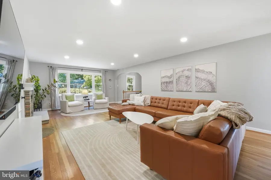 6451 Sleepy Ridge Rd, Falls Church, VA 22042 - #3