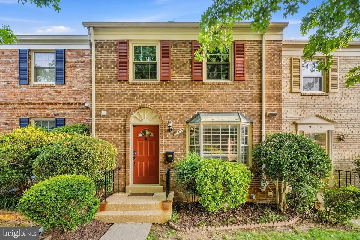 9222 Bailey Ln, Fairfax, VA 22031 - #1