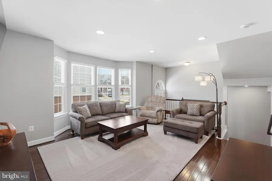6189 Royal Crest Ln, Alexandria, VA 22310 - #3