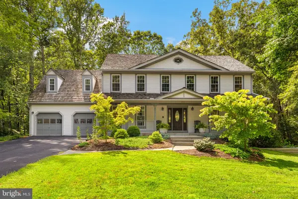 9730 Rolling Ridge Dr, FAIRFAX STATION, VA 22039