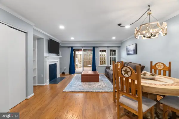 3401 Lakeside View Dr #18-3, FALLS CHURCH, VA 22041