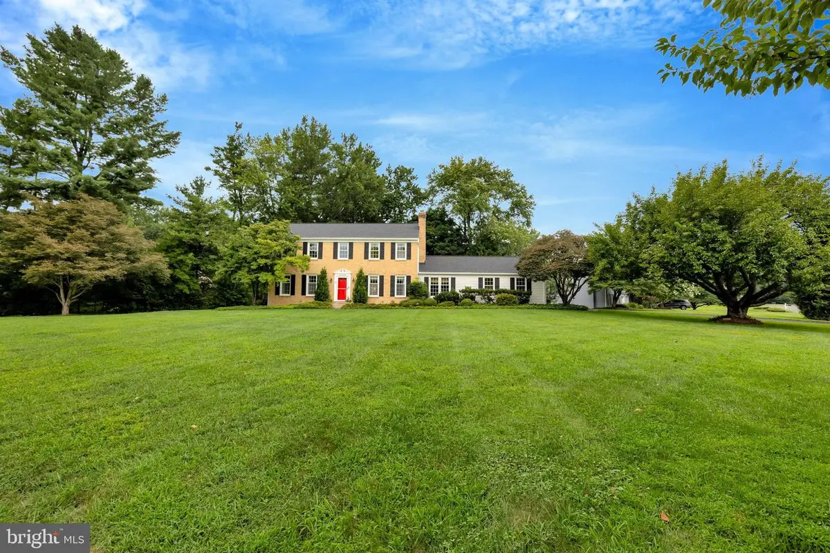 10004 Minburn St, Great Falls, VA 22066 - #1