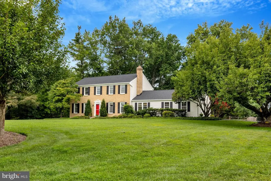 10004 Minburn St, Great Falls, VA 22066 - #3