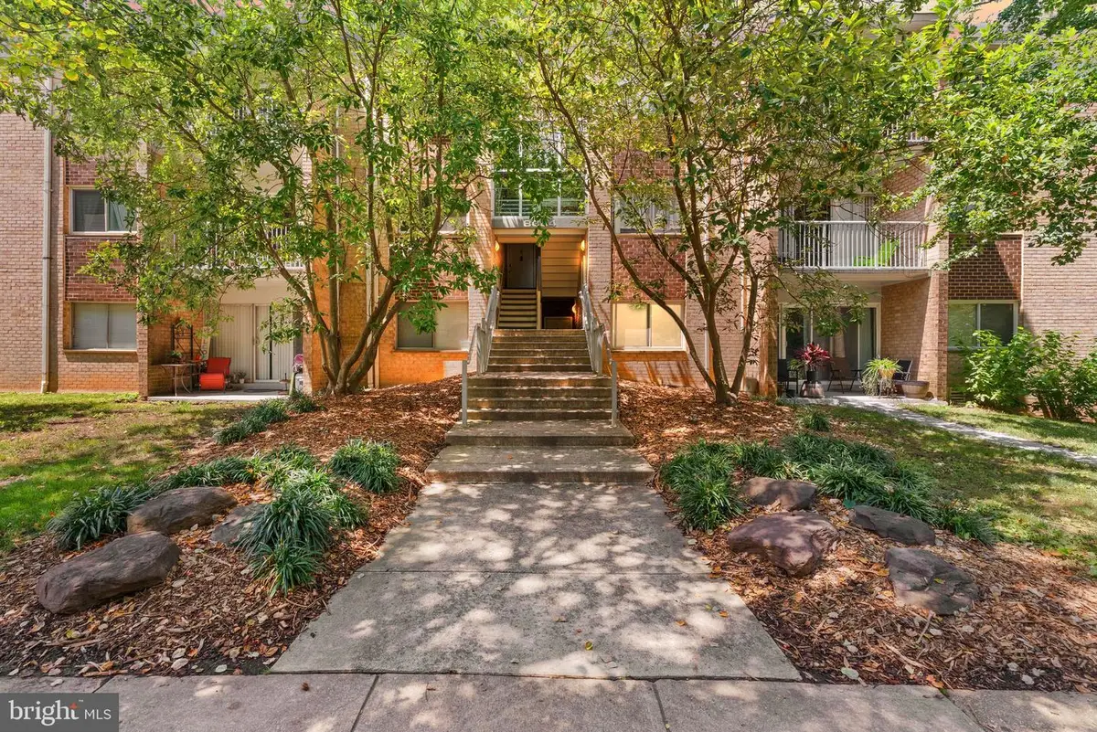 8004 Chanute Pl #3, Falls Church, VA 22042 - #1
