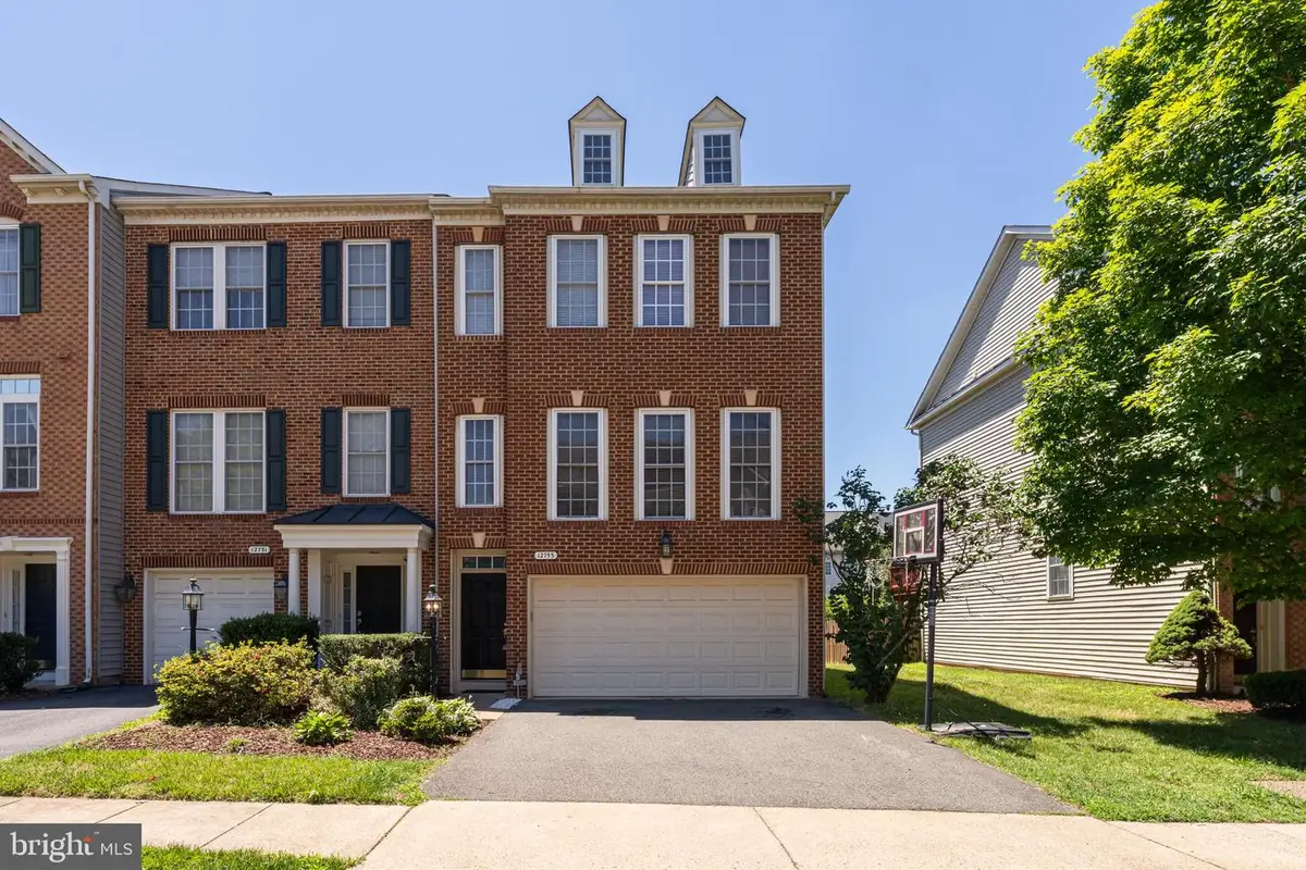 12753 Heron Ridge Dr, Fairfax, VA 22030 - #1