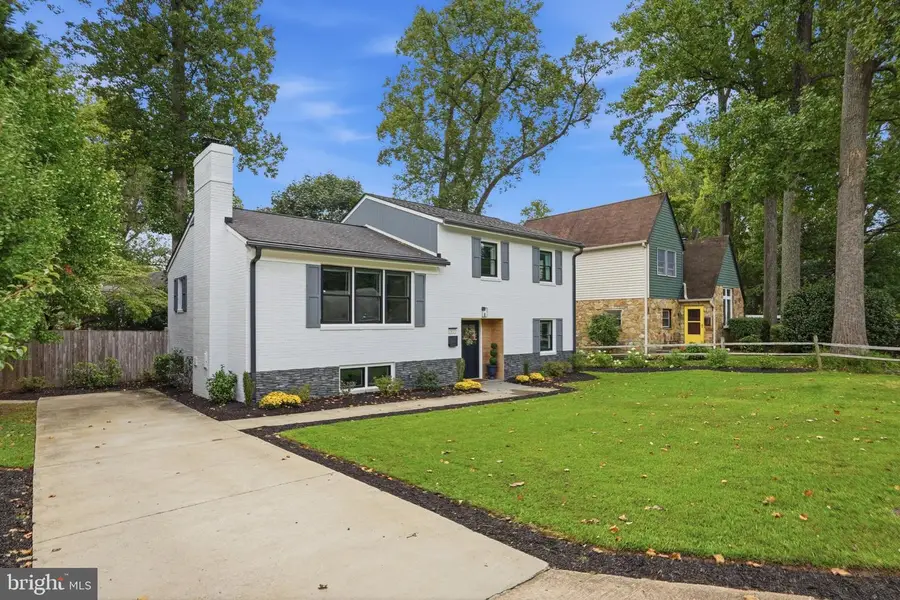 2833 Woodlawn Ave, Falls Church, VA 22042 - #2