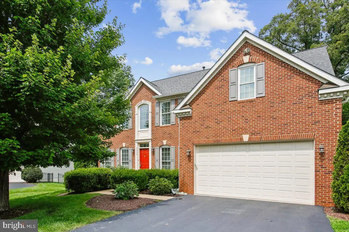 8558 Fisher Woods Dr, Lorton, VA 22079 - #1