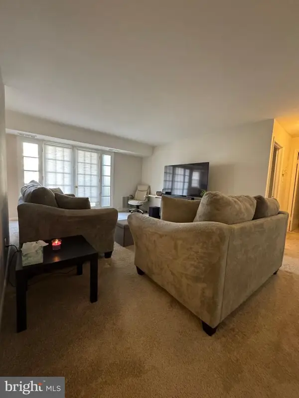 7093 Spring Garden Dr #101, SPRINGFIELD, VA 22150