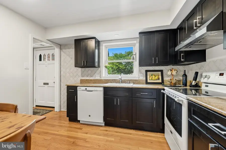 7779 Tiverton Dr, Springfield, VA 22152 - #2