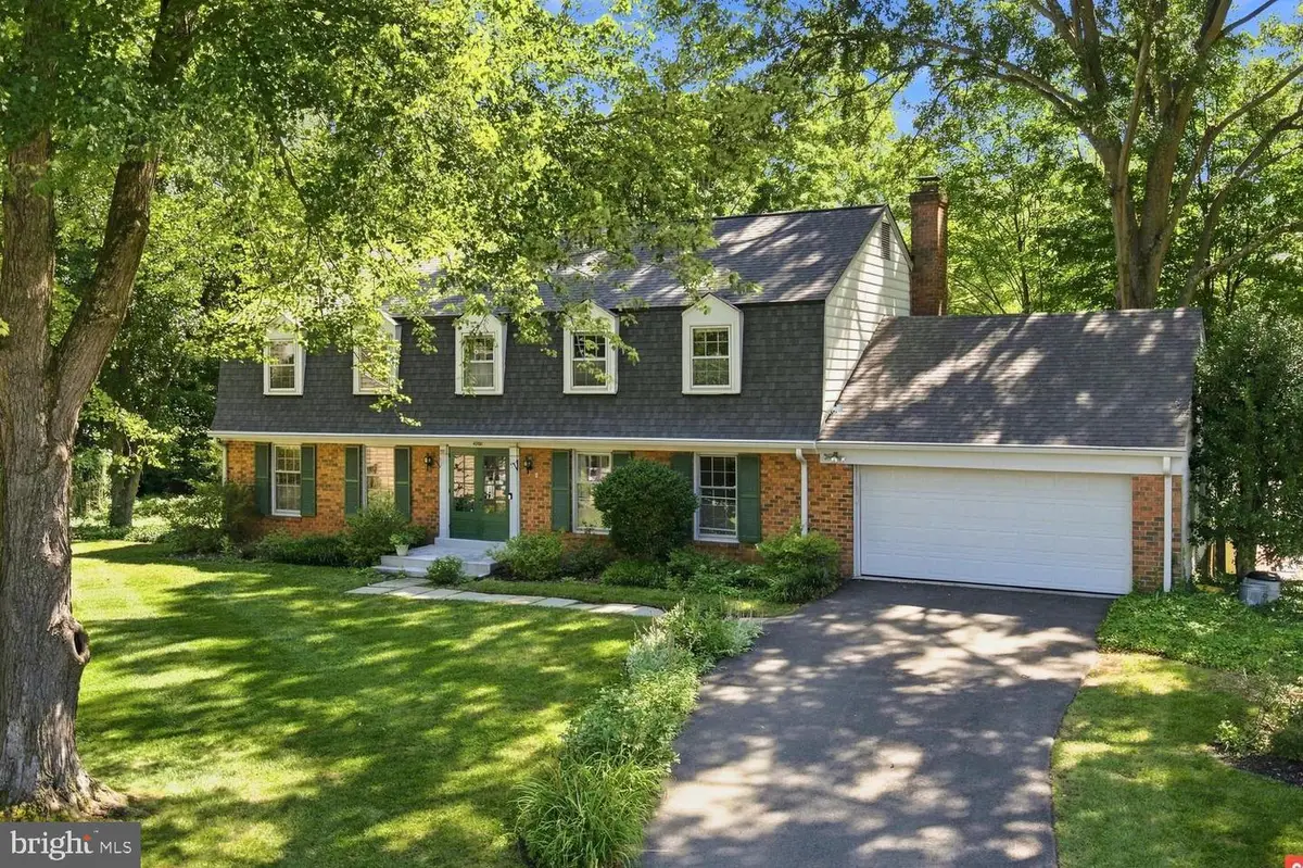 4200 Pickering Pl, Alexandria, VA 22309 - #1