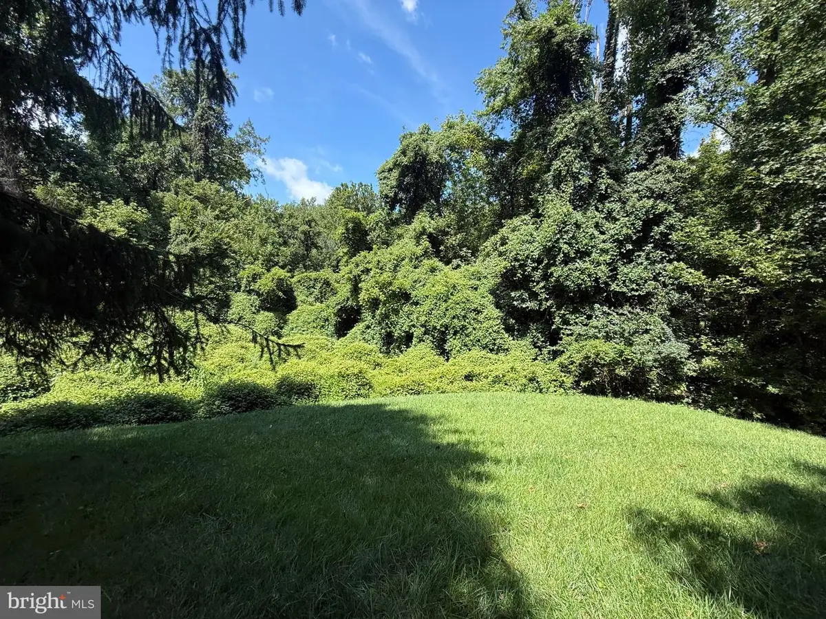Old Chesterbrook Rd, McLean, VA 22101 - #1