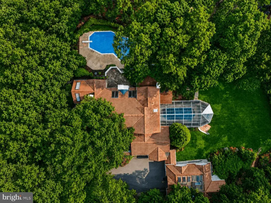 2094 Hunters Crest Way, Vienna, VA 22181 - #3