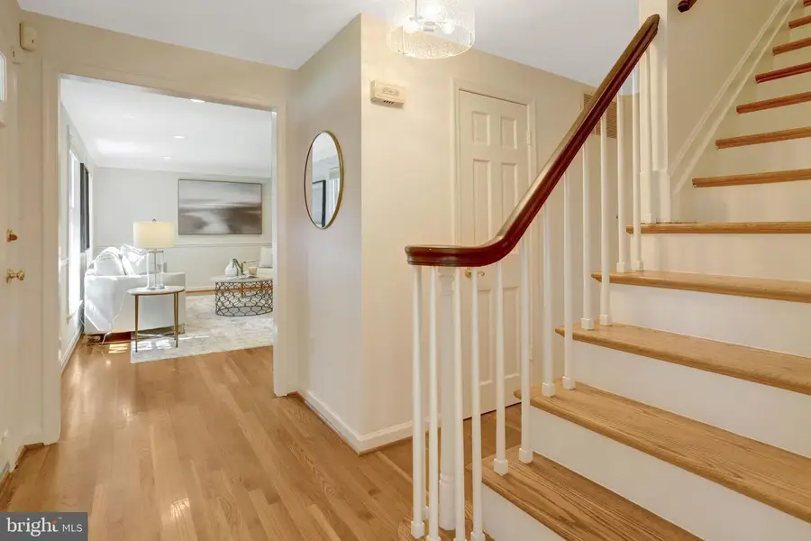 9320 Fairfax St, Alexandria, VA 22309 - #2