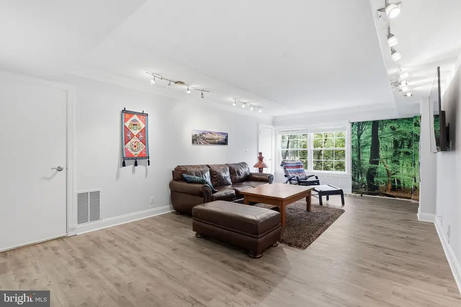 7600 Tremayne Pl #110, McLean, VA 22102 - #3