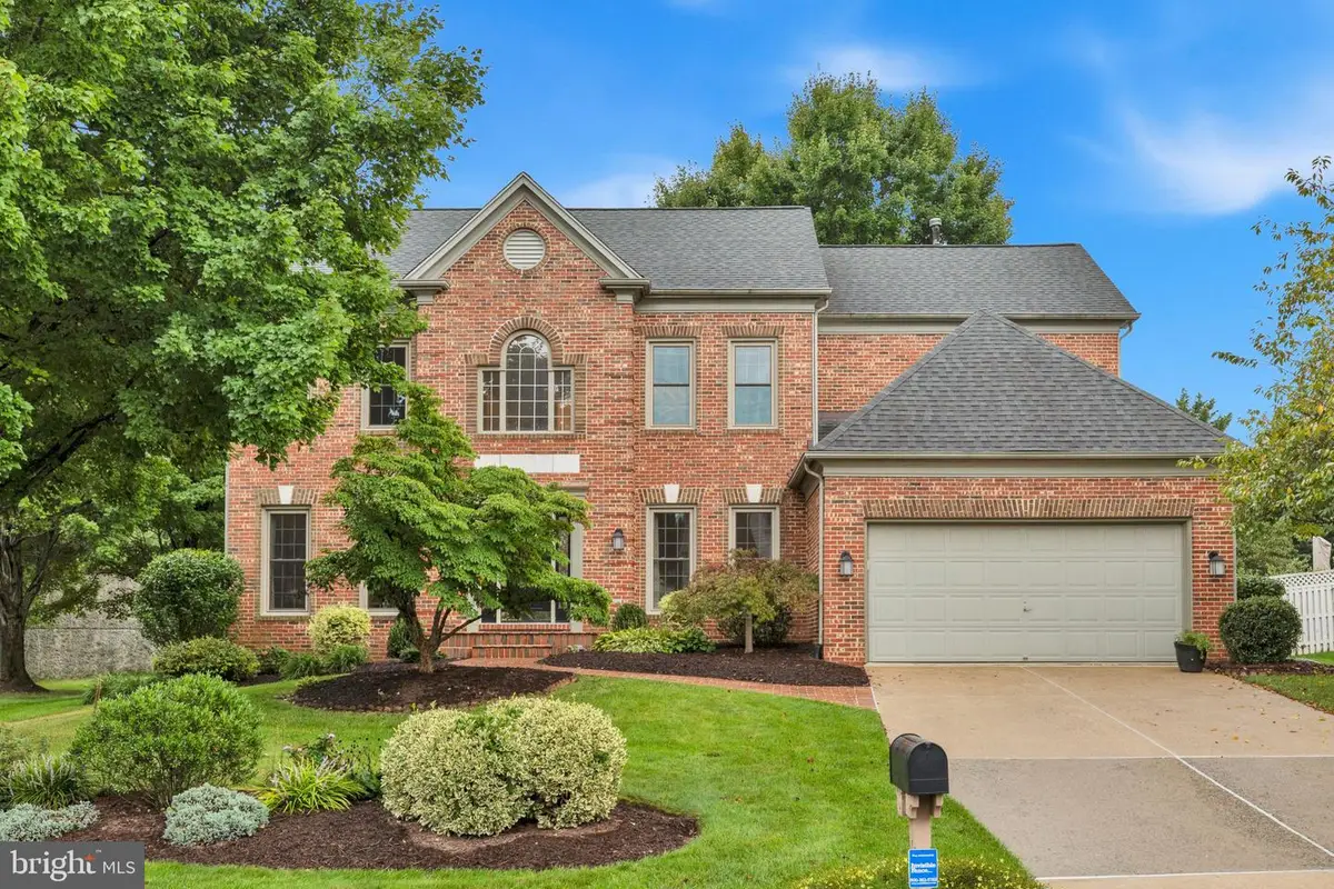 8622 Larkview Ln, Fairfax Station, VA 22039 - #1