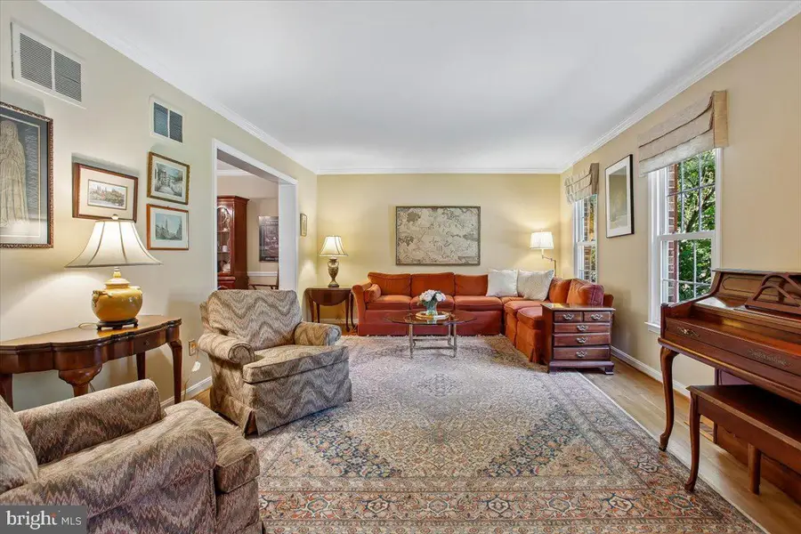 9415 Cello Ct, Vienna, VA 22182 - #2