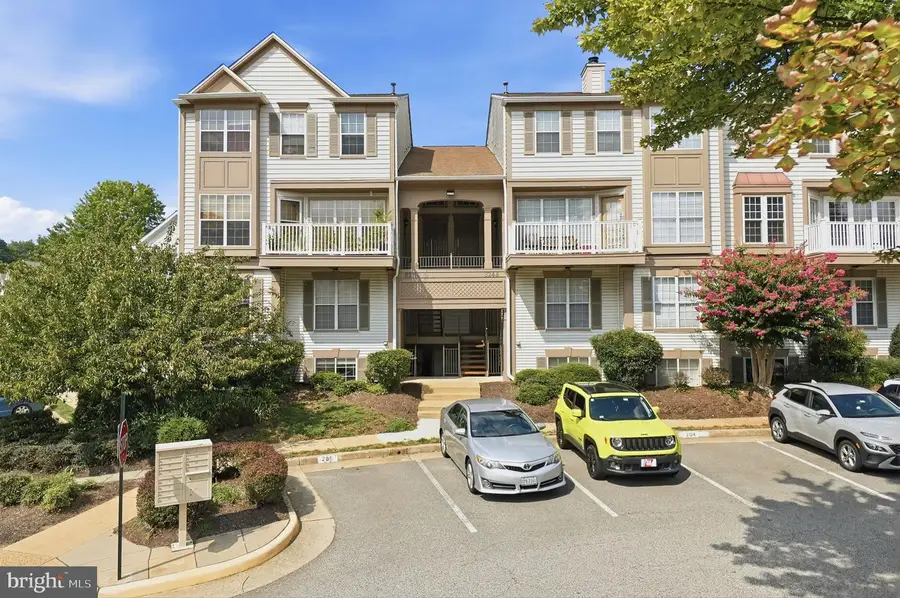 8248 Catbird Cir #101, Lorton, VA 22079 - #2
