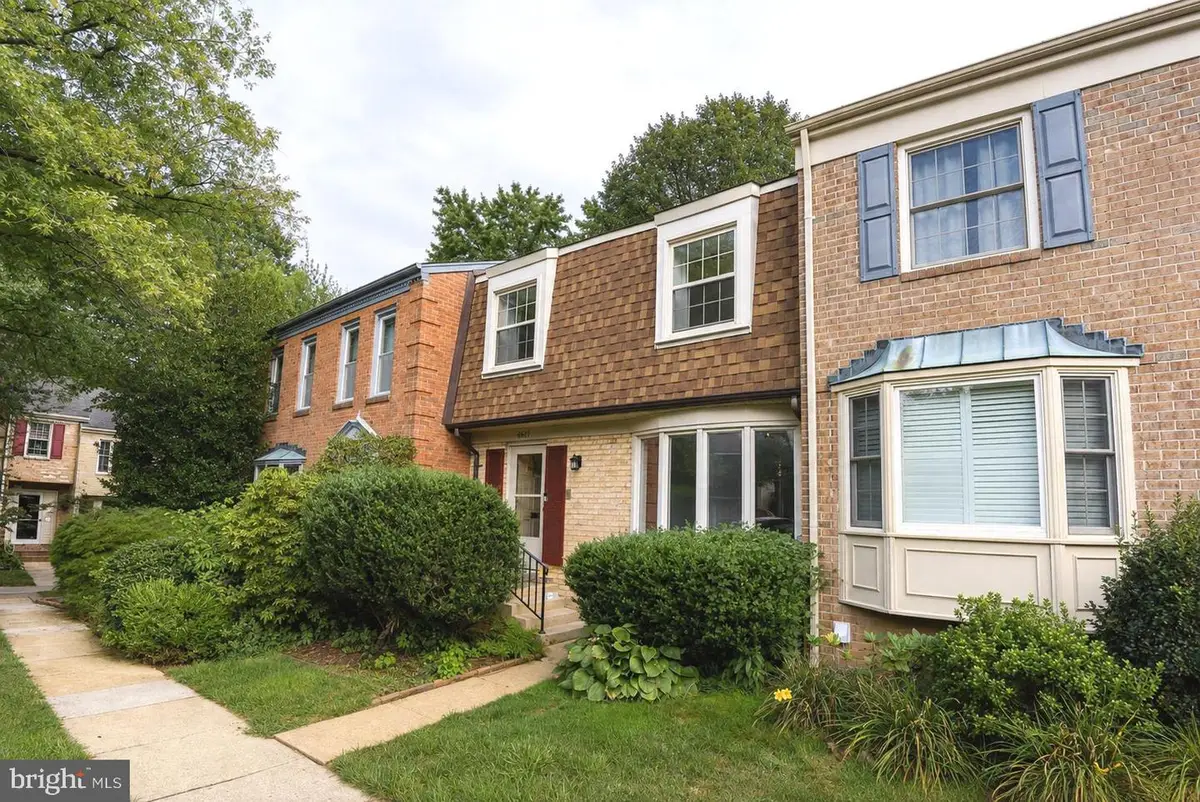 6611 Rosecroft Pl, Falls Church, VA 22043 - #1
