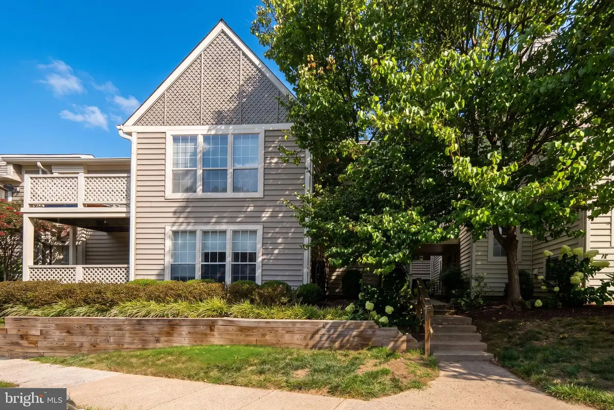 7660 Willow Point Dr, Falls Church, VA 22042 - #1