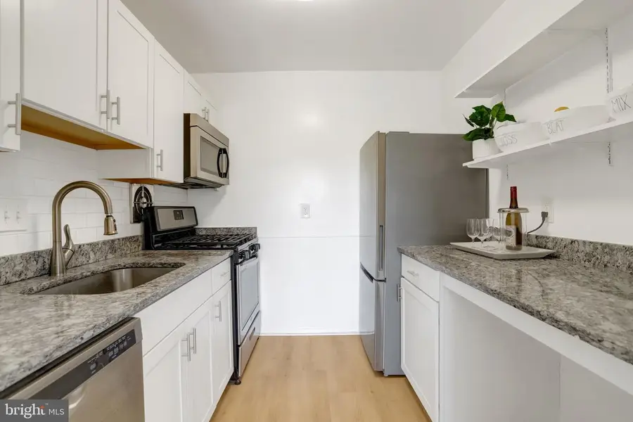 2909 Charing Cross Rd #13, Falls Church, VA 22042 - #2