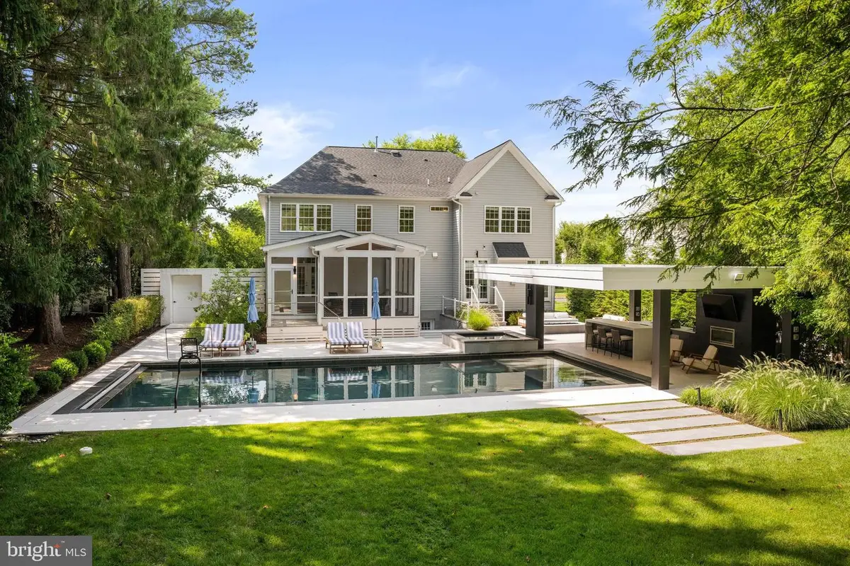 6130 Ramshorn Dr, McLean, VA 22101 - #1