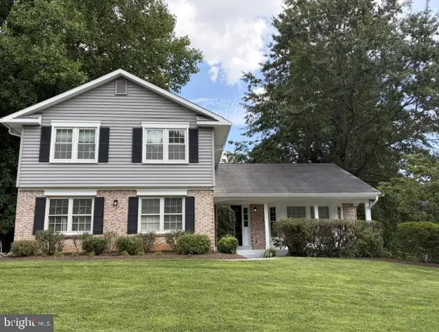 10027 Glenoak Ct, Vienna, VA 22181 - #1