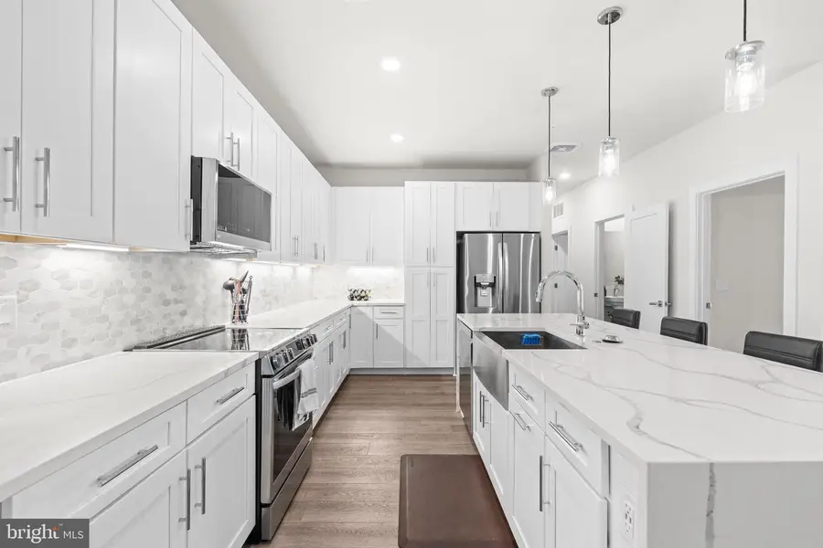 1761 Old Meadow Rd #215, McLean, VA 22102 - #2