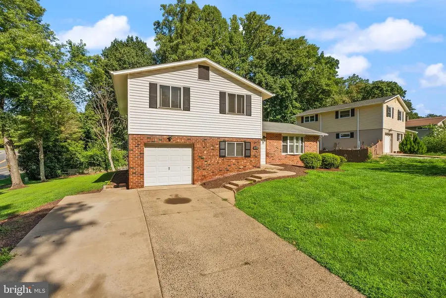 5024 Wheatstone Dr, Fairfax, VA 22032 - #2