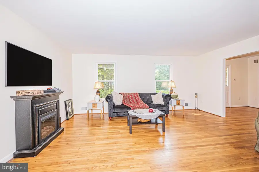 7111 Cheshire Ct, Alexandria, VA 22307 - #2