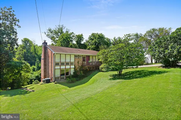 1438 Waggaman Cir, MCLEAN, VA 22101