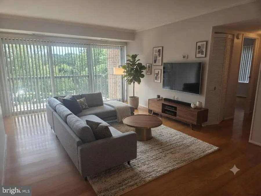 9730 Kingsbridge Dr #301, Fairfax, VA 22031 - #3