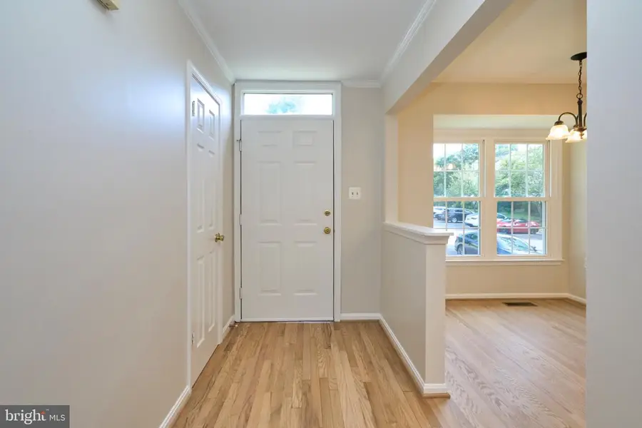 6319 Mary Todd Ct, Centreville, VA 20121 - #3