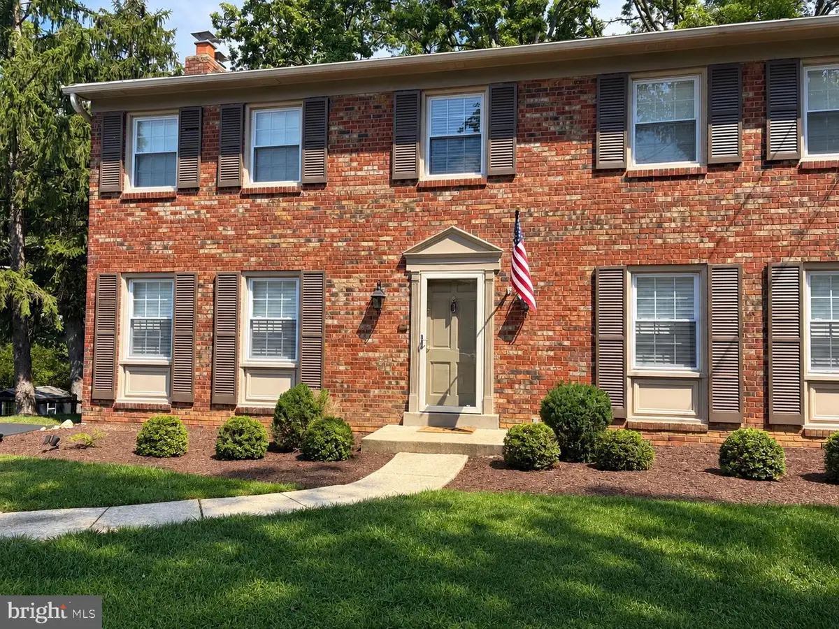 5817 Wessex Ln, Alexandria, VA 22310 - #1