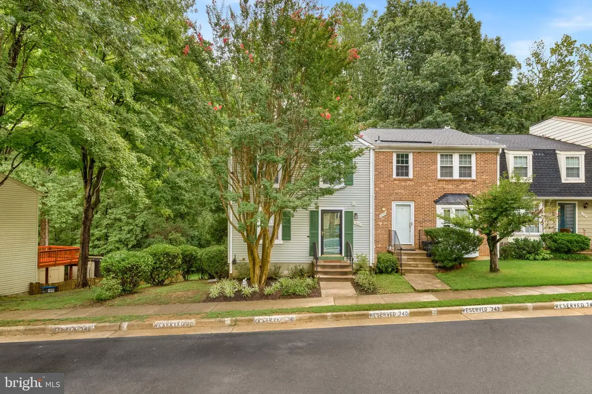 10131 Walnut Wood Ct, Burke, VA 22015 - #1