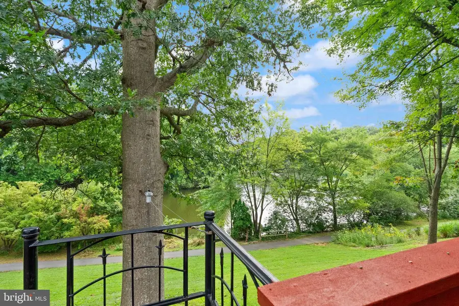 9507 Burdett Rd, Burke, VA 22015 - #2