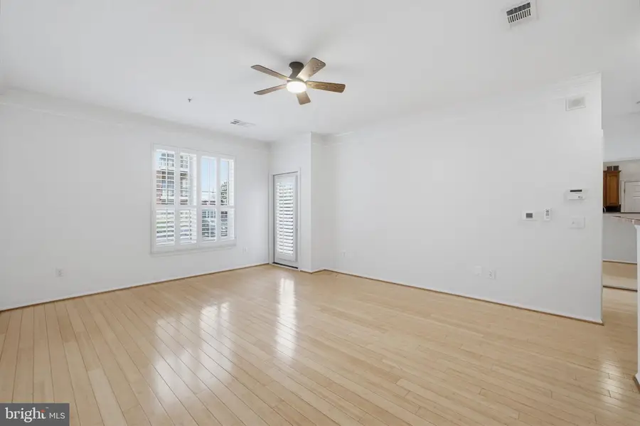1570 Spring Gate Dr #7109, McLean, VA 22102 - #3