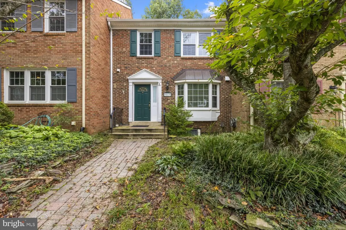 9019 Golden Leaf Ct, Springfield, VA 22153 - #1
