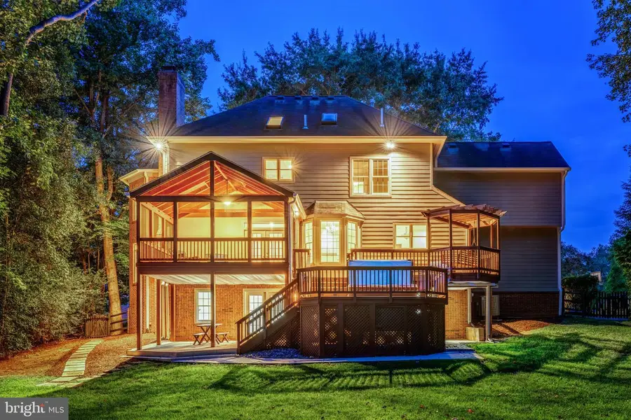 11183 Longwood Grove Dr, Reston, VA 20194 - #2