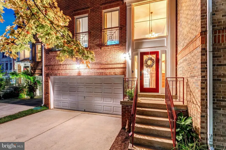 1680 Waterhaven Dr, Reston, VA 20190 - #2