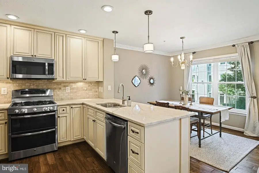 12908 Fair Briar Ln, Fairfax, VA 22033 - #3