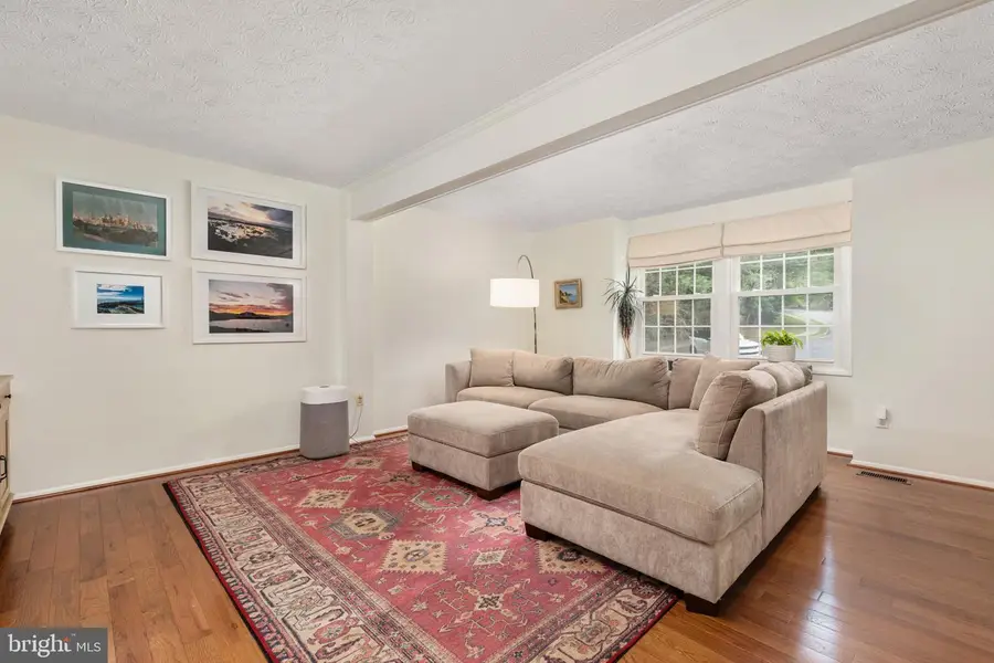 2323 Middle Creek Ln, Reston, VA 20191 - #2