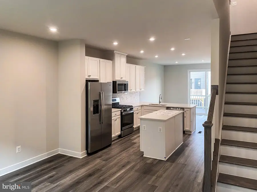 13921 Airfoil Rd, Herndon, VA 20171 - #2