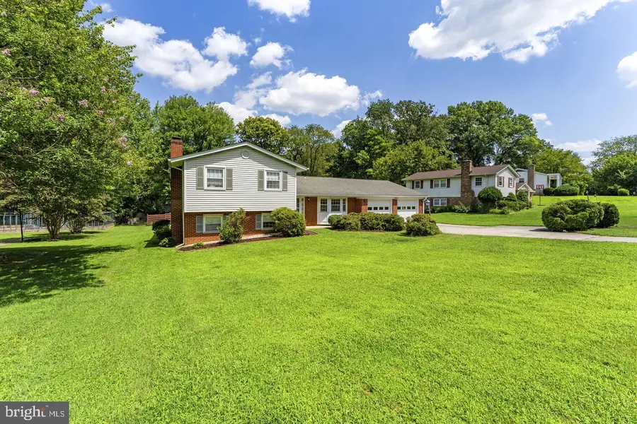 9904 Vale Rd, Vienna, VA 22181 - #2