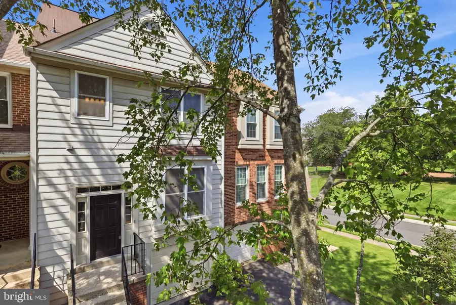 14141 Betsy Ross Ln, Centreville, VA 20121 - #3