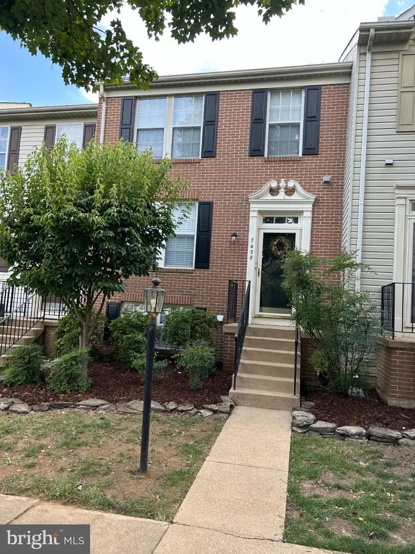 7438 Gadsby Sq, Alexandria, VA 22315 - #1