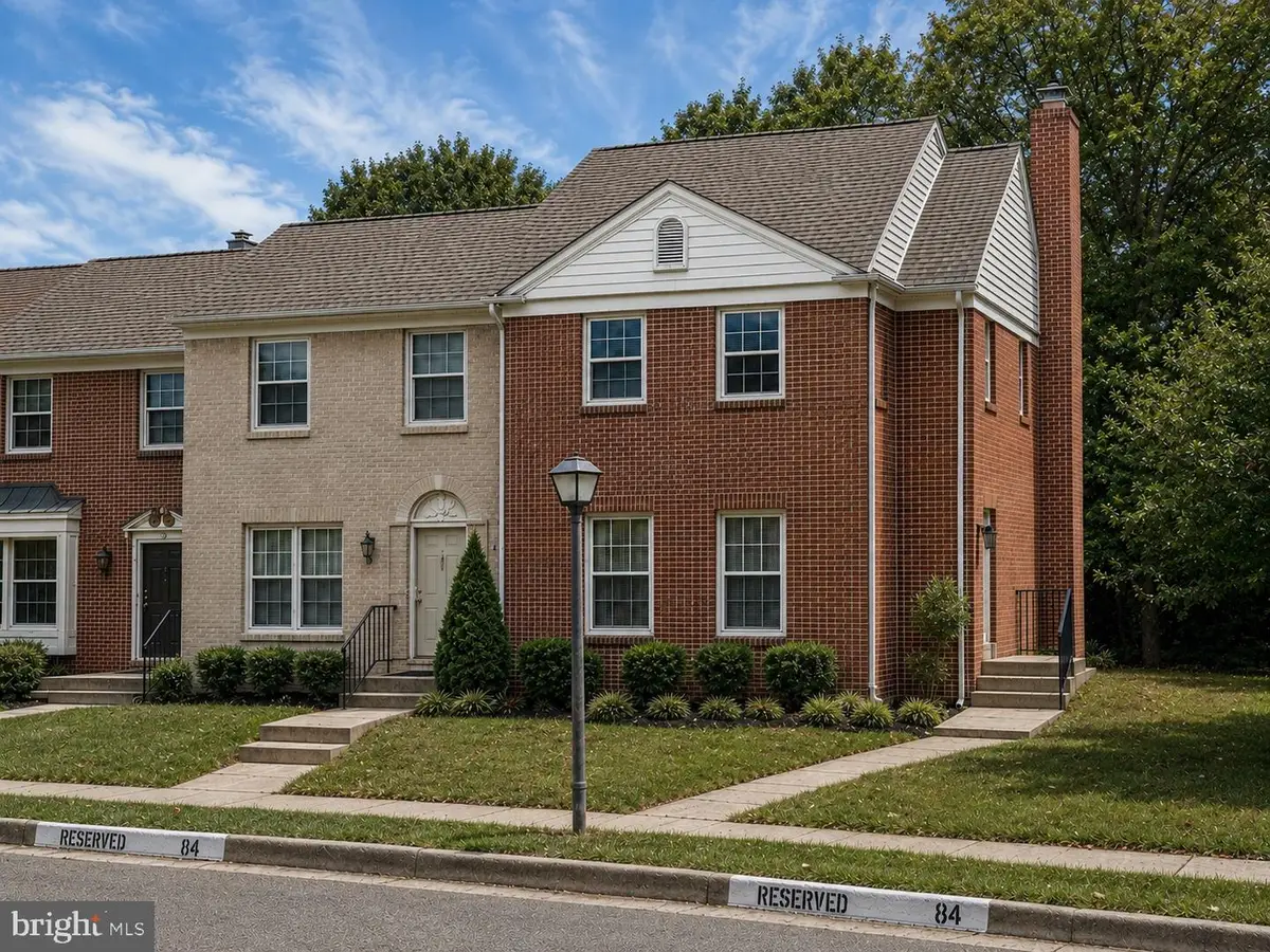 9735 Lakepointe Dr, Burke, VA 22015 - #1